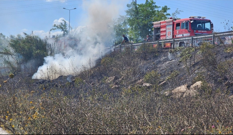 Eş zamanlı çıktı: Evlere sıçramadan söndürüldü! Bursa Hayat Gazetesi -2