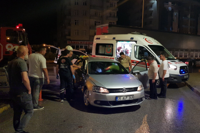 Samsun'da 2 otomobilin çarpıştığı kazada 4 kişi yaralandı