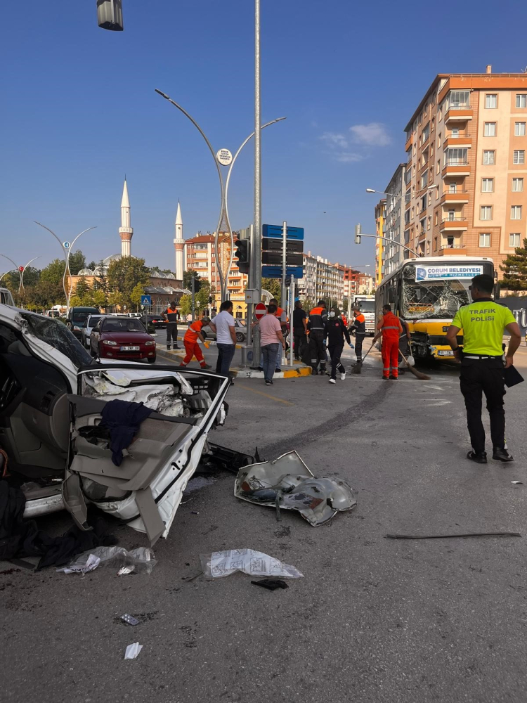 Kavşakta kaza: Çok sayıda yaralı var! Bursa Hayat Gazetesi -3