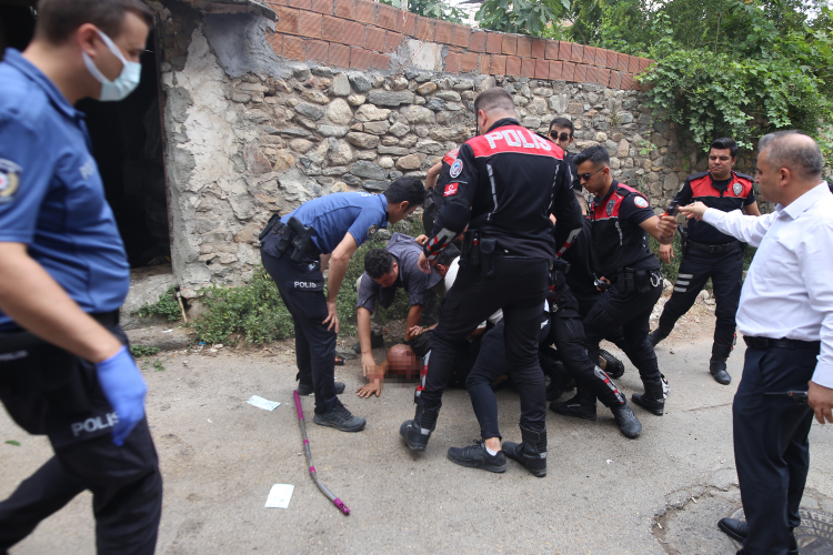 Bursa'da bıçakla polisi yaralamıştı! O kişi hakkında karar verildi - Bursa Hayat Gazetesi-3