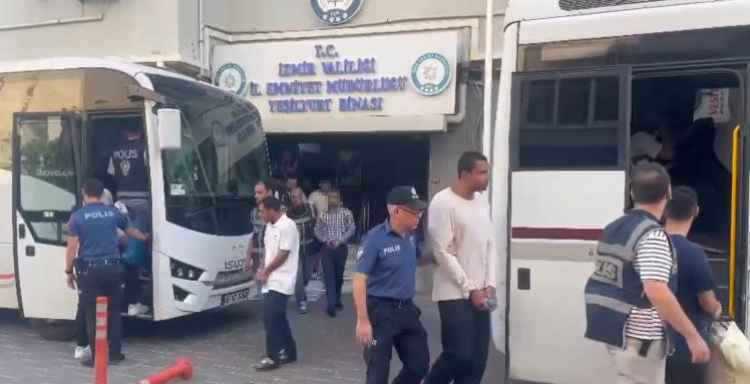 İzmir'de dolandırıcılık çetesine büyük darbe!-Bursa Hayat Gazetesi-2