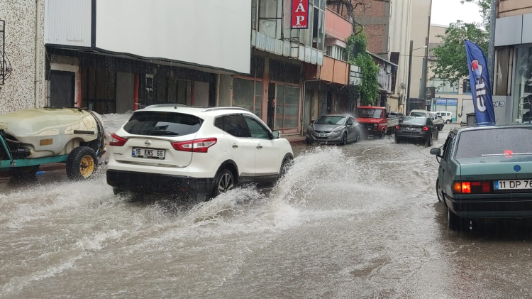 Bursa'da evleri su bastı Bursa Hayat gazetesi -3