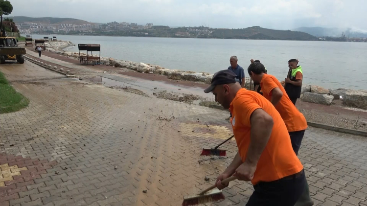 Sağanak yağış Bursa Gemlik’i vurdu - Bursa Hayat Gazetesi-2