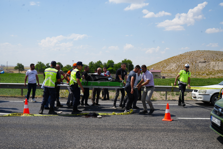 Feci kazada 2 ölü! Karşı şeride geçip takla attı - Bursa Hayat Gazetesi-3