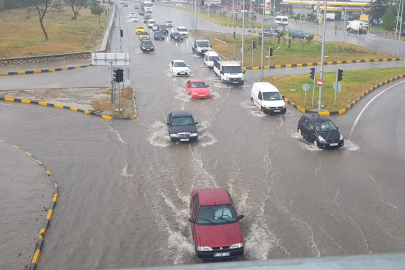 Karabük'te sağanak yağış hayatı felç etti