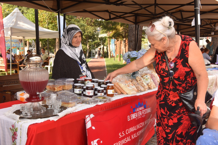 Bursa Yıldırım'da El Emekleri Festivali yoğun ilgiyle tamamlandı - Bursa Hayat Gazetesi-4