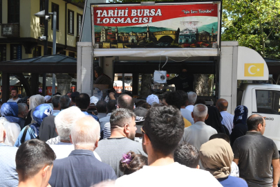 Bursa'da 15 Temmuz şehitleri anısına lokma dağıtıldı