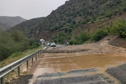 Erzurum'da sağanak yağış sel ve heyelana neden oldu