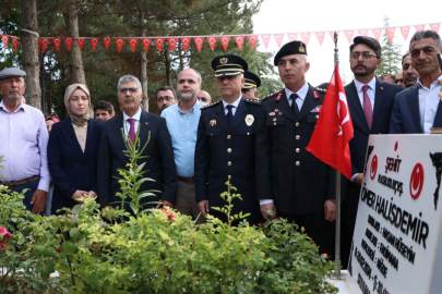 Şehit Ömer Halisdemir, mezarı başında anıldı