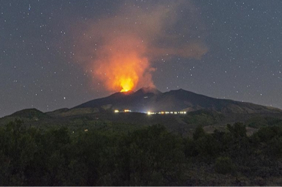 Etna Yanardağı: Avrupa'nın zirvesinde güçlü bir volkan