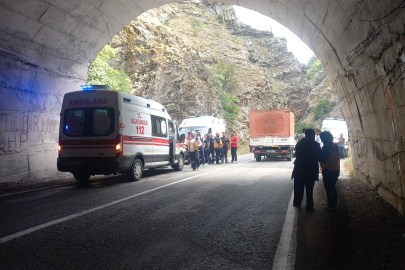 Tunceli-Erzincan kara yolunda kaza! Yaralılar var