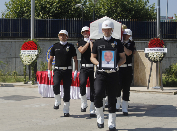 Bursa'da kansere yenik düşen polis için tören düzenlendi - Bursa Hayat Gazetesi-2