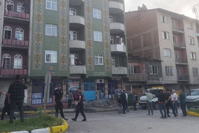 Husumetli ailelerin mahalle kavgası: 3 yaralı, 7 gözaltı