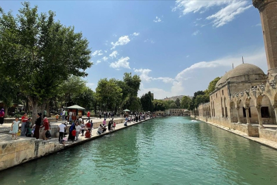 Hava sıcaklığı 40 dereceyi buldu, vatandaş gölge yer aradı