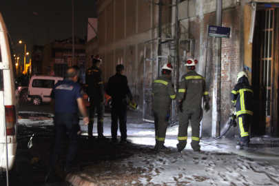 Sanayideki iş yerinin doğal gaz borusu patladı