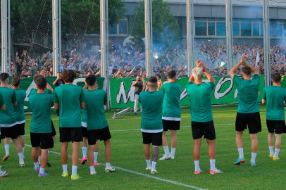 Bursaspor 2 bin taraftar eşliğinde sezonu açtı