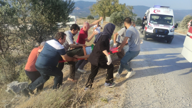 Bursa'da feci kazada motosikletteki gençler ağır yaralandı - Bursa Hayat Gazetesi-2