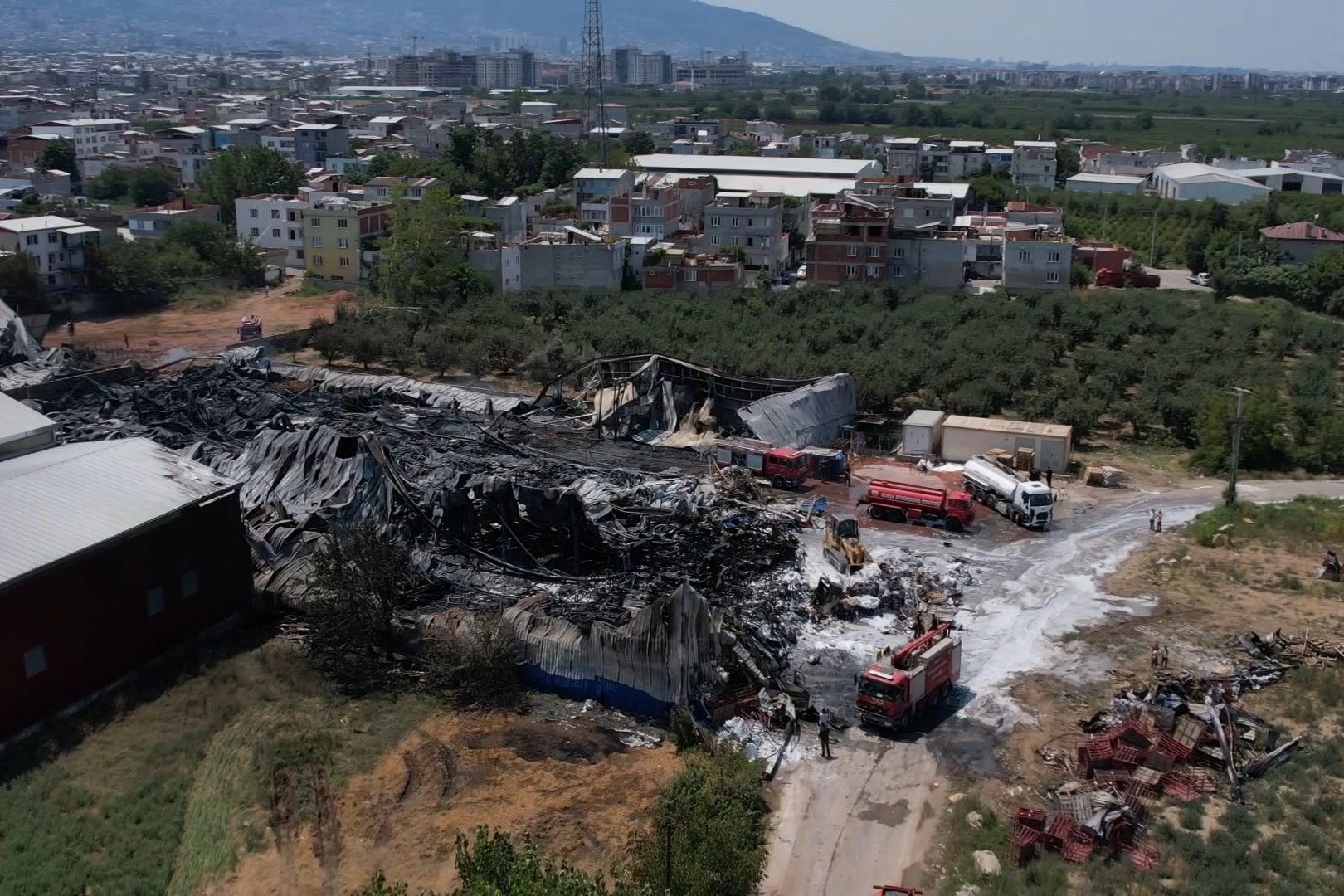 Bursa'da yanan fabrikalar görüntülendi!