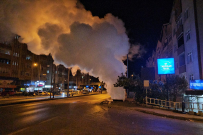 Zonguldak Ereğli'de patlama sesi! Kaldırımlardan buhar yayıldı