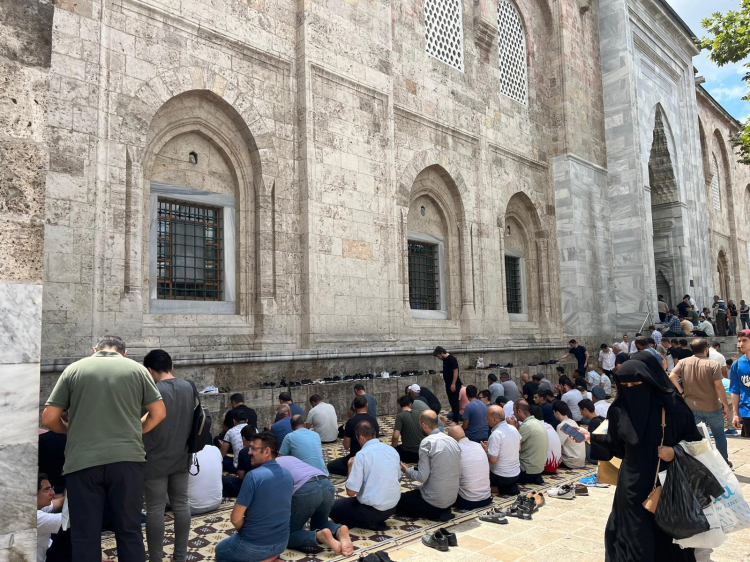 Bursa Ulu cami doldu taştı! Bursa Hayat Gazetesi -4