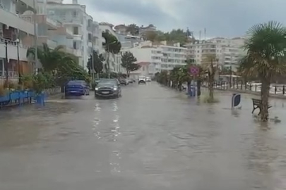 Bursa'da yağış hayatı felç etti