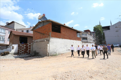 Bursa’da çıkmaz sokaklar trafiğe açılarak ulaşım ağına dahil edildi