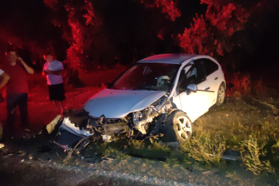 Bursa'da karşı yönden gelen otomobille çarpıştı: 3 yaralı