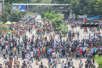 Bangladeş'te süresiz sokağa çıkma yasağı! Ölü sayısı 99'a yükseldi