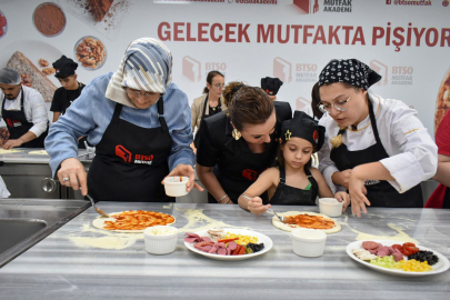 Beyhan Demirtaş, ebeveyn kaybı yaşamış çocuklarla mutfakta buluştu