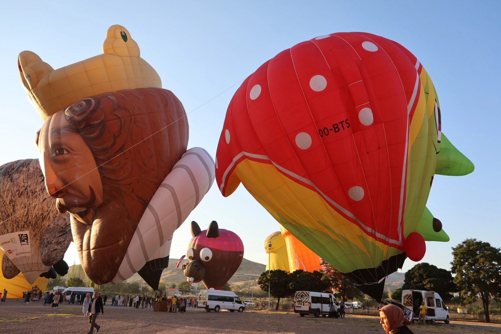 Kapadokya'da Uluslararası Balon Festivali Renkli Görüntülerle Devam Ediyor