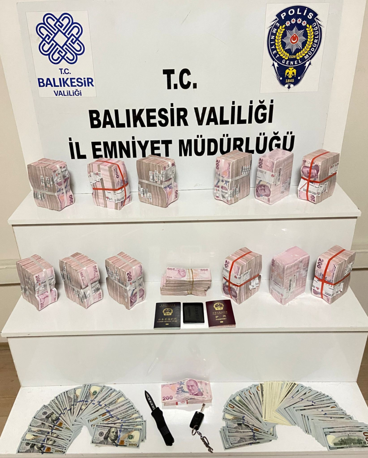 Bursa'da yabancıları gasp eden şahıslar Balıkesir'de yakalandı - Bursa Hayat Gazetesi-2