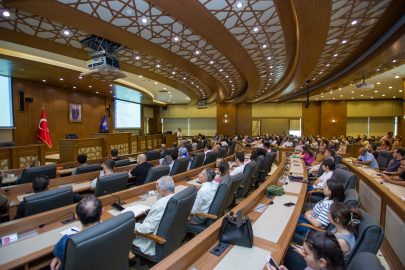 Bursa'da belediye personeline yapay zeka semineri