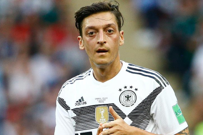 Mesut Özil neden futbolu bıraktı? Mesut Özil ne zaman ve kaç yaşında futbolu bıraktı?