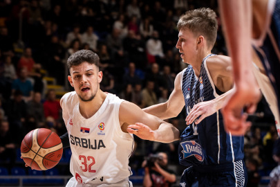 TOFAŞ Basketbol, Sırp oyuncu Uros Trifunovic ile anlaştı