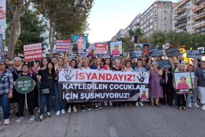 Bursa'da kadınlar 8 yaşındaki Narin için yürüdü