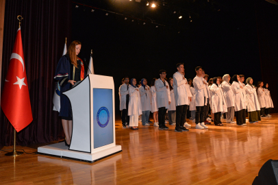 Bursa Uludağ Üniversitesi'nde program! Beyaz önlüklerini giydiler