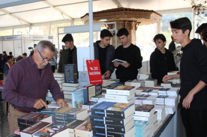 Bursa'da Gemlik Kitap Limanı Fuarı kapılarını açıyor