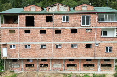 Yine Trabzon! İnekler için 4 katlı apartman yaptı