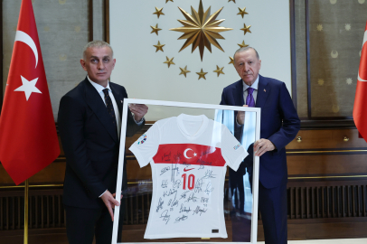 Cumhurbaşkanı Erdoğan, TFF Başkanı Hacıosmanoğlu ile görüştü!