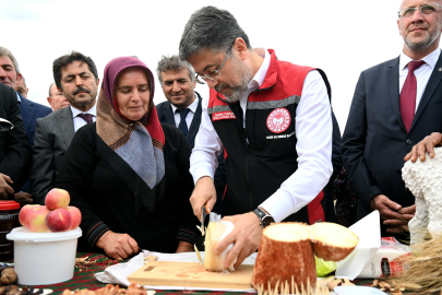 Bakan Yumaklı: 'Bölgesel tatlarımıza değer katmayı sürdüreceğiz'