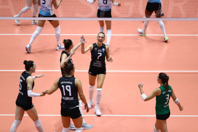 Nilüfer Belediyespor Eker Kupa Voley'e galibiyetle başladı