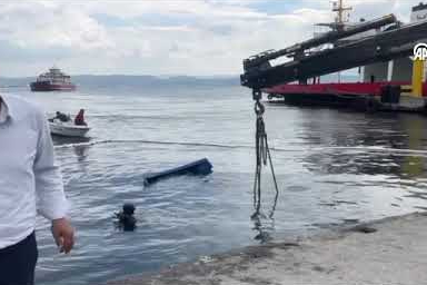 Freni düşen TIR'ı tutmaya çalıştı