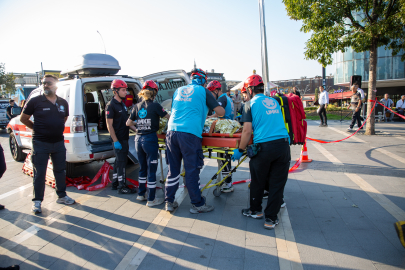 Görenler gerçek sandı! Bursa'da yaralı kurtarma tatbikatı