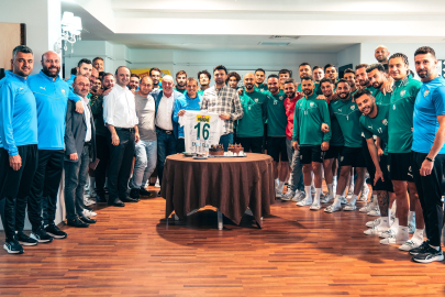 Bursaspor Başkanı Enes Çelik’e sürpriz doğum günü