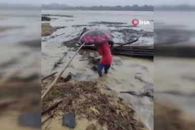 Hindistan'da aşırı yağış sonrası  sel ve toprak kayması!