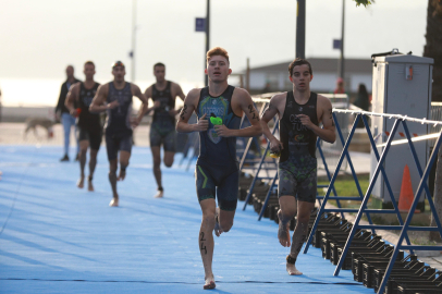 Mudanya’da ilk kez düzenlendi! Triatlon yarışına rekor katılım