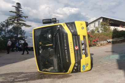 Bursa Mudanya'da mikrobüs kazası! Sürücü ve yolcular şaşkına döndü