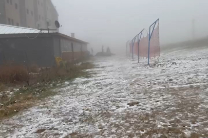 Uludağ'da sezonun ilk karı yağdı! Hava sıcaklıkları düşüyor