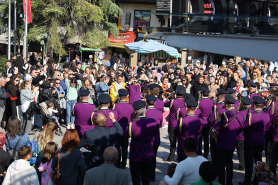 Bursa'da Cumhuriyet Bayramı coşkusu tüm şehri sardı!