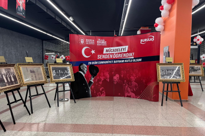 Bursa'da 29 Ekim coşkusu şehrin her noktasında yaşanıyor